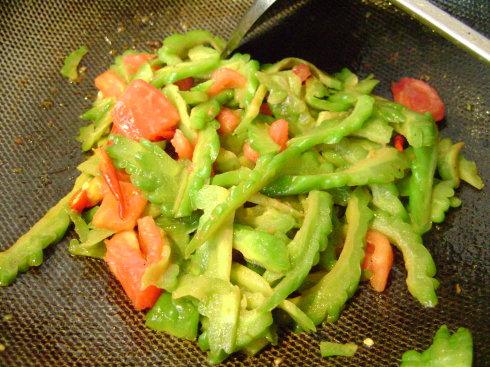 豉椒呛炒苦瓜的做法