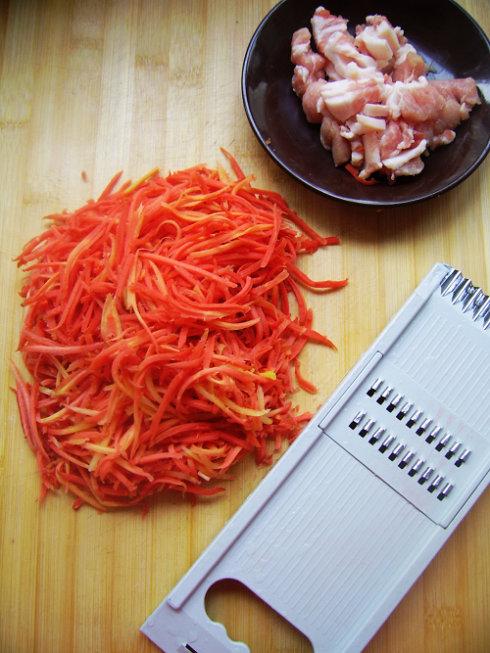 胡萝卜炒肉的做法