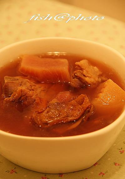 墨鱼蛏干萝卜排骨汤的做法