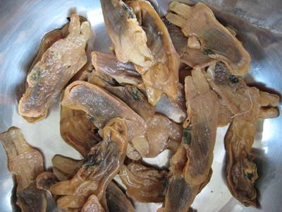 墨鱼蛏干萝卜排骨汤的做法