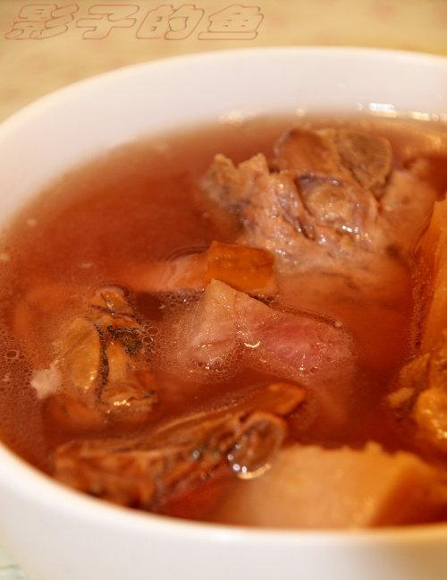 墨鱼蛏干萝卜排骨汤的做法