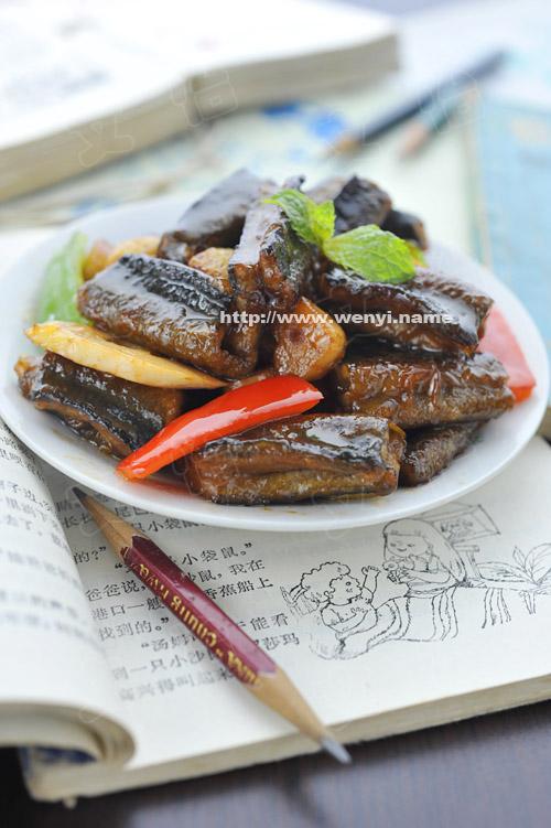 蒜烧鳝鱼的做法
