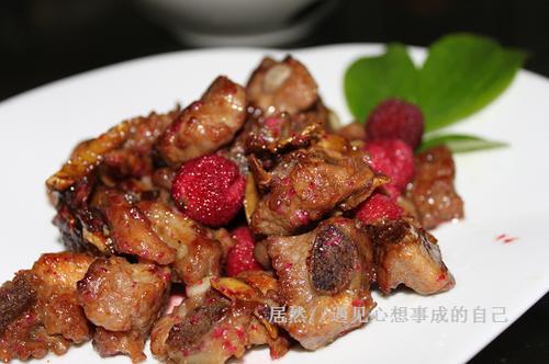 杨梅排骨的做法