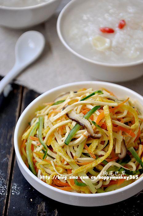 五彩千张丝和银耳莲子百合粥的做法