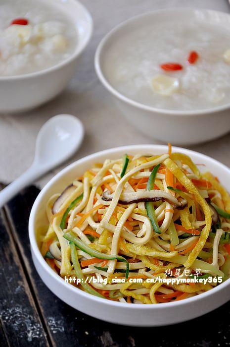 五彩千张丝和银耳莲子百合粥的做法