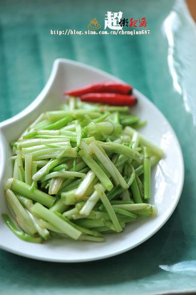 清炒水芹的做法