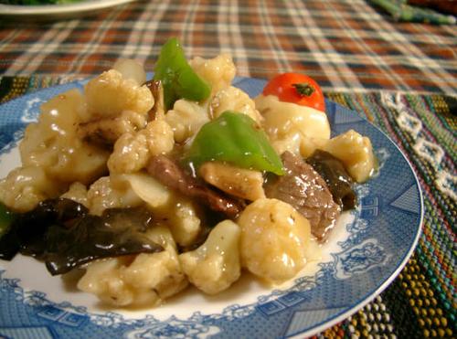 菜花木耳炒肉片的做法