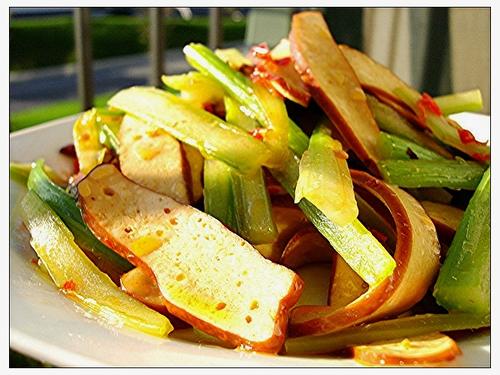 西芹炒香干的做法