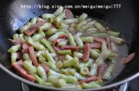 香肠豆角饭的做法