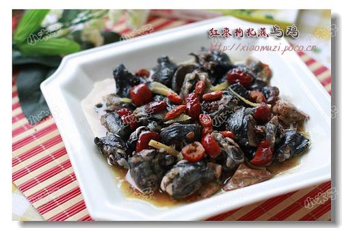 红枣枸杞蒸乌鸡的做法