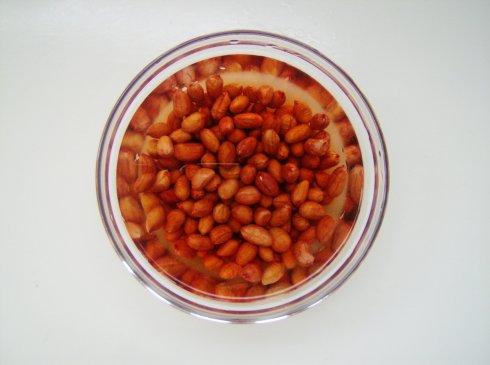 乳花生煲排骨的做法