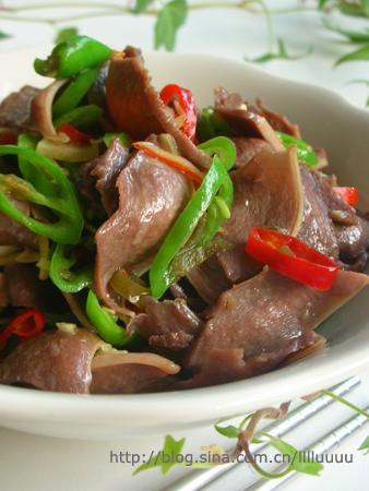 三椒爆鸭肫的做法