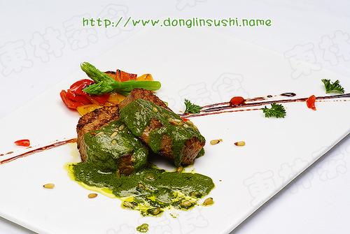 香煎素牛排配罗勒青酱的做法