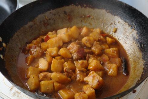 红烧洋芋的做法