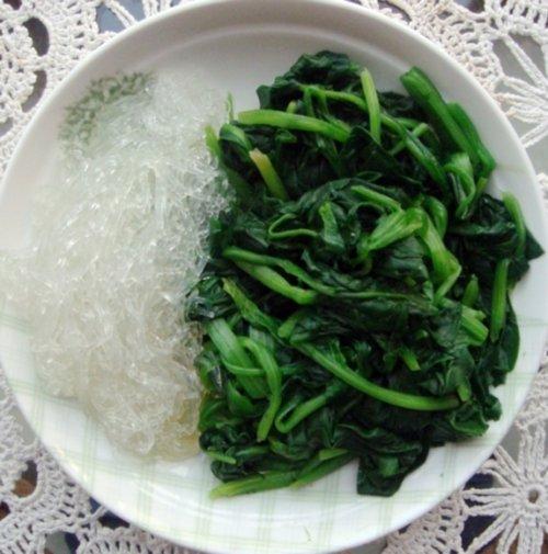 泰式甜辣酱菠菜拌粉丝的做法