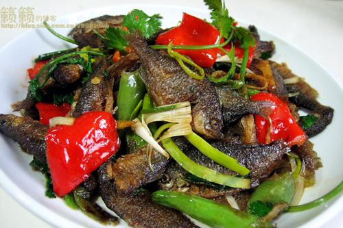 酸辣鱼干菜的做法