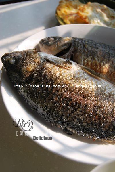 鲫鱼荷包煎蛋的做法