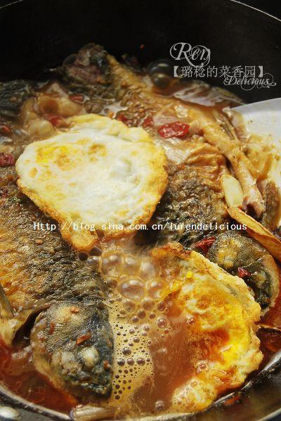 鲫鱼荷包煎蛋的做法