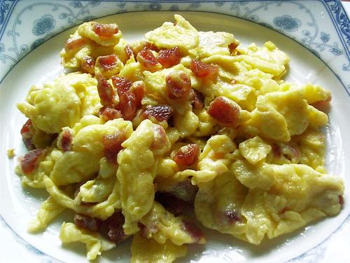 香肠炒蛋的做法