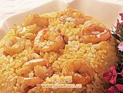 鸡蛋拌虾仁黄金炒饭的做法