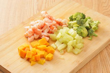 鲜芒什蔬鲜虾沙拉和绿豆沙拉的做法