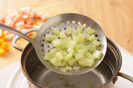鲜芒什蔬鲜虾沙拉和绿豆沙拉的做法