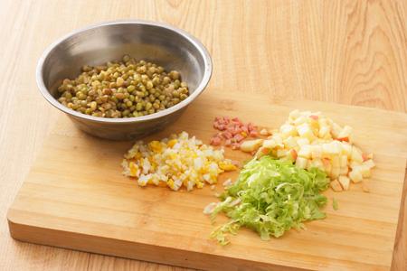 鲜芒什蔬鲜虾沙拉和绿豆沙拉的做法