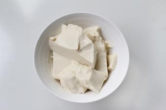 肉酱豆腐盅的做法