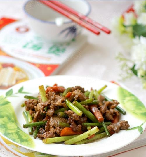 肉片炒蒜苔的做法