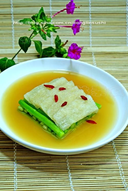 上汤竹荪扒芦笋的做法