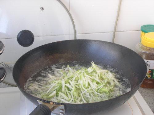 萝卜丸子汤的做法