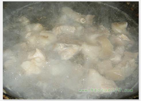 红烧肉卤鹌鹑蛋的做法