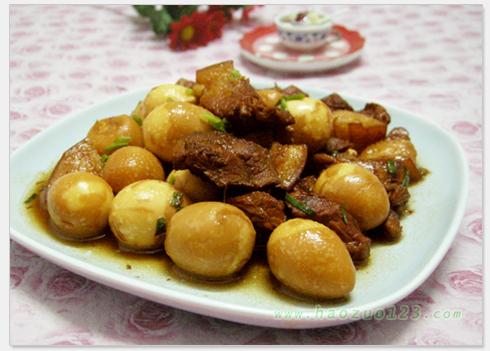 红烧肉卤鹌鹑蛋的做法