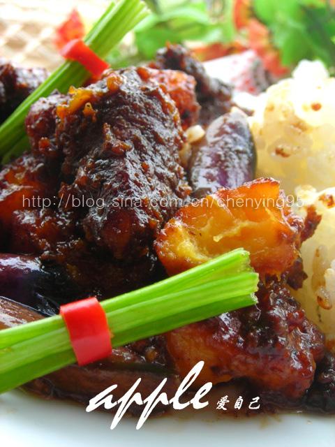 电饭锅番薯排骨蒜香茄子的做法