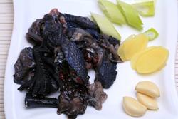 黑豆红枣煲乌鸡的做法