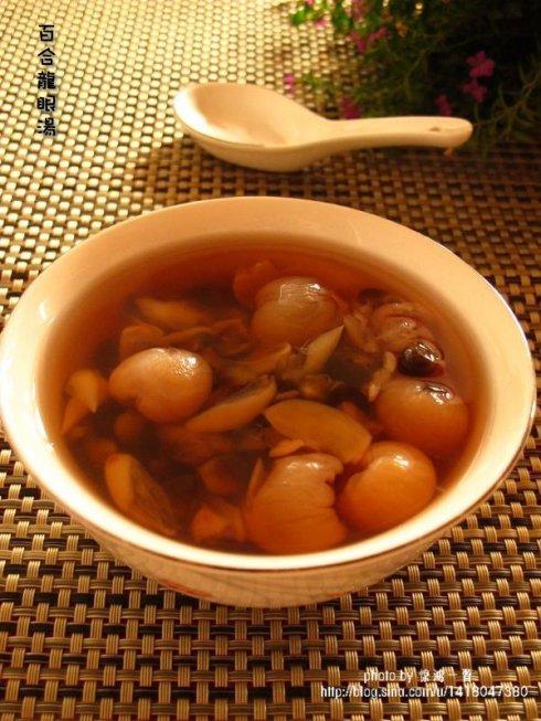 百合龙眼汤的做法