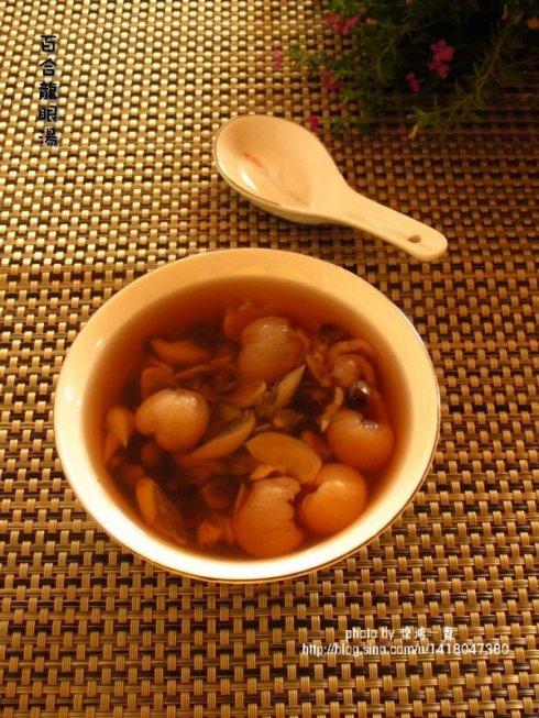 百合龙眼汤的做法