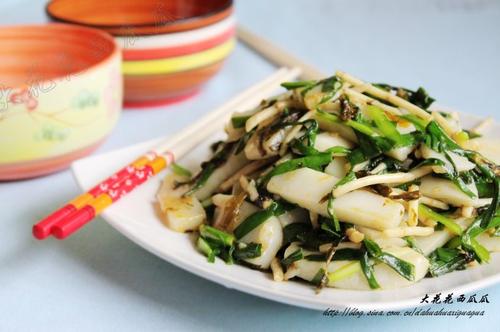 折耳根炒饵块的做法