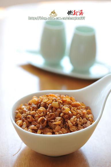 炸红葱头和葱油的做法