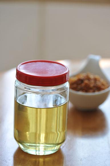 炸红葱头和葱油的做法