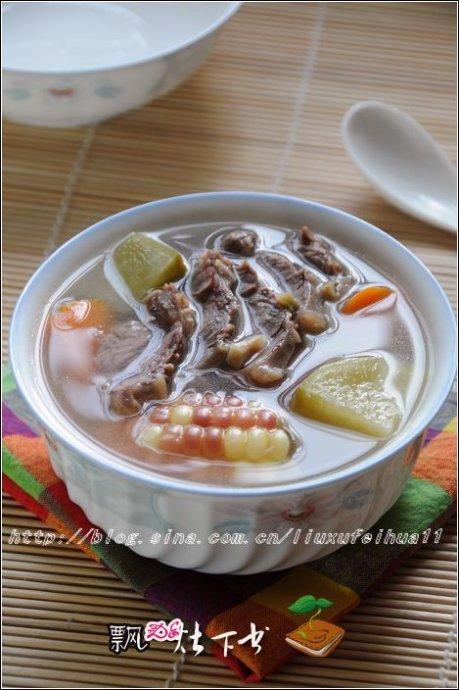 青红萝卜煲牛展的做法