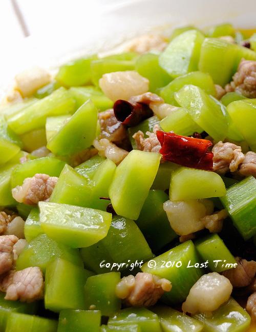 青笋肉丁的做法