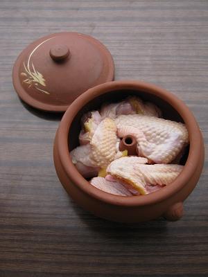 云南汽锅鸡的做法