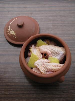 云南汽锅鸡的做法