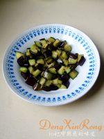 咸鱼肉丁烧茄子的做法