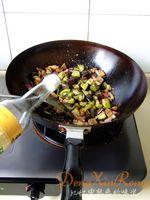 咸鱼肉丁烧茄子的做法