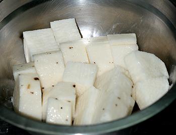 味噌秋葵烩山药的做法