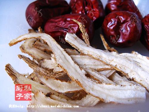 当归红枣炖牛尾的做法