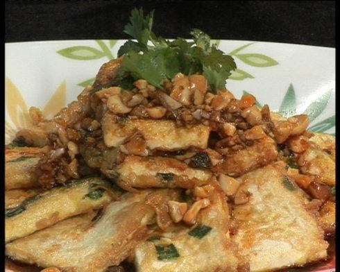 香煎豆腐和羊肉烩剔尖的做法