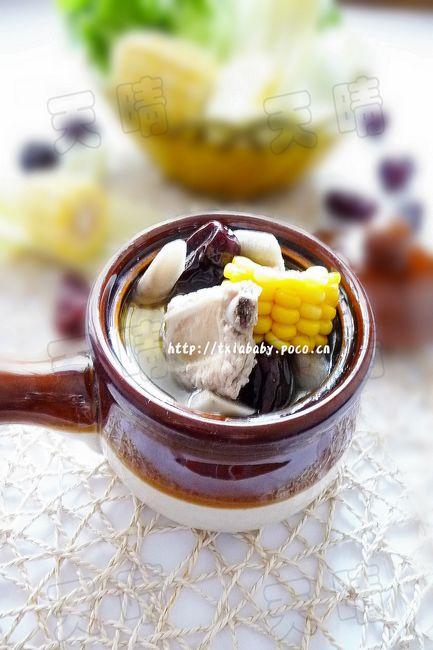 排骨牛蒡玉米红枣汤的做法